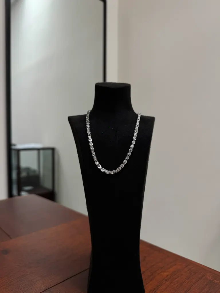 Collier Mody